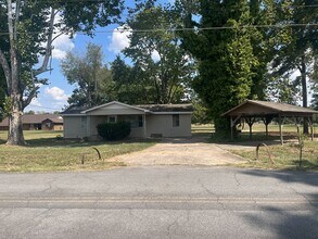 Building Photo - 1105 Lingo Rd