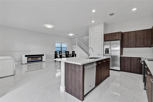 Foto del edificio - 4276 SW 173rd Ave