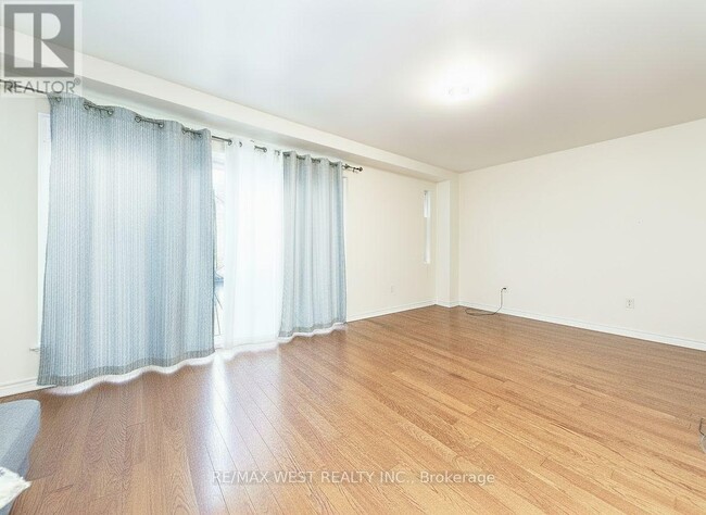 Photo du bâtiment - 26 Enclave Mews