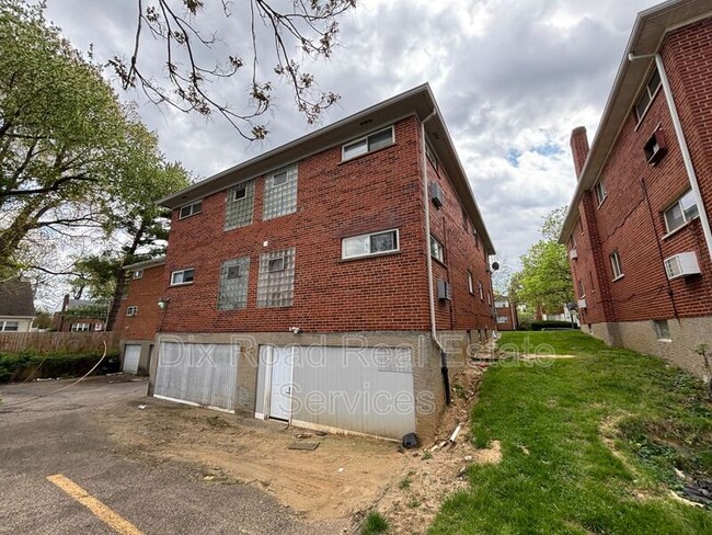 Building Photo - 1616 Pelham Pl