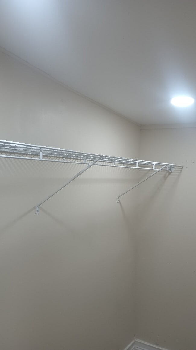 Building Photo - 2715 5th Ave E