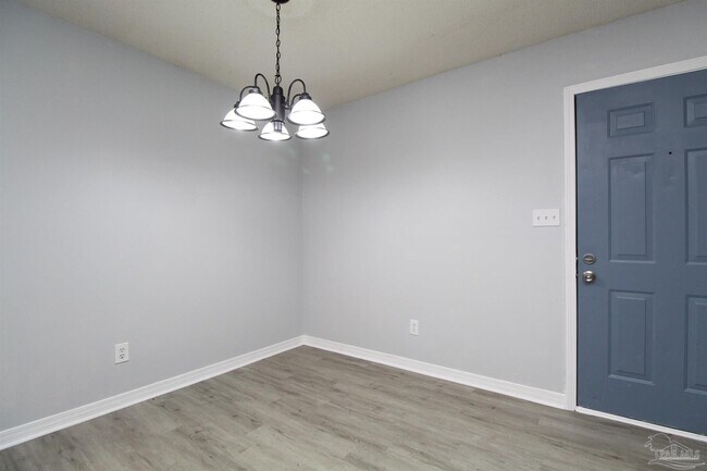 Foto del edificio - 7116 Pearson Rd