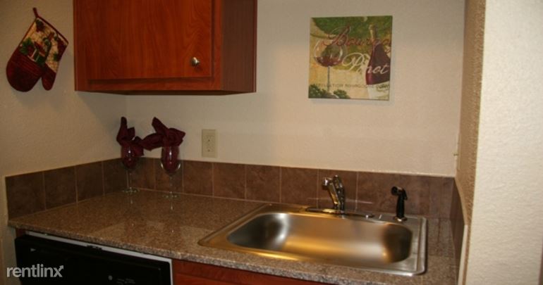 Primary Photo - 8000 Creekbend Dr