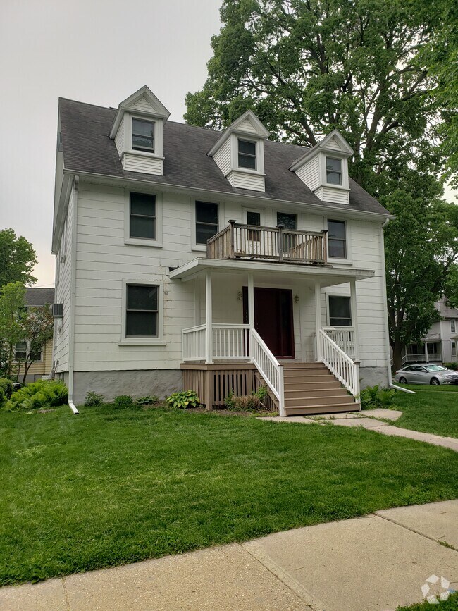 Building Photo - 1601 Madison St