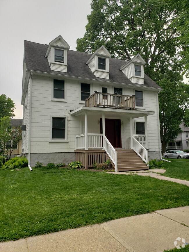 Building Photo - 1601 Madison St
