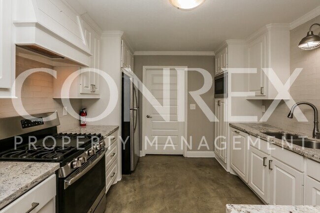 Building Photo - Check Out This Beautiful Three Bedroom