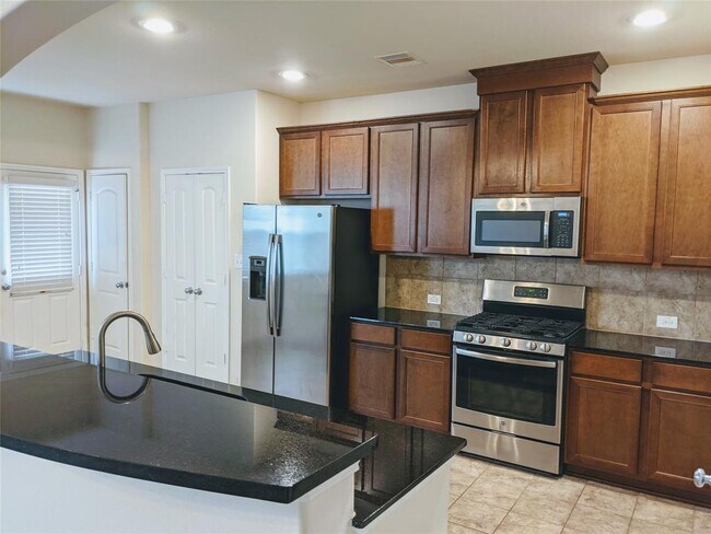 Building Photo - 7103 Pavilion Dr