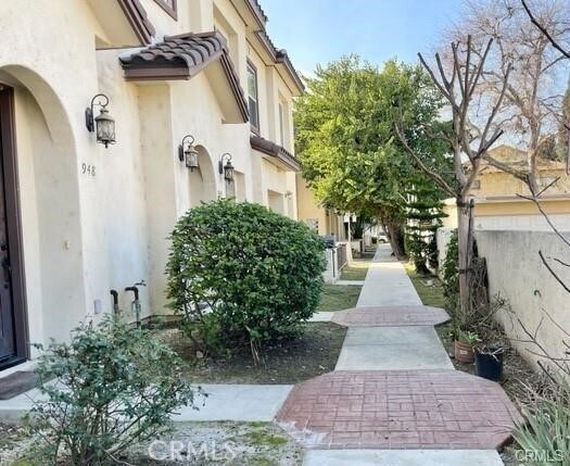 Foto del edificio - 928 S Highland Ave