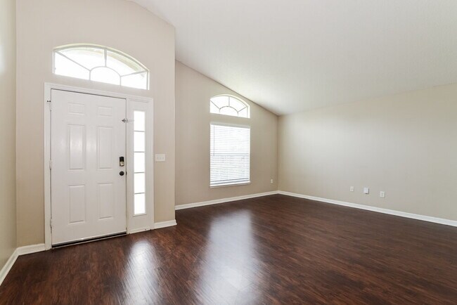 Foto del edificio - 4240 Forest Island Dr