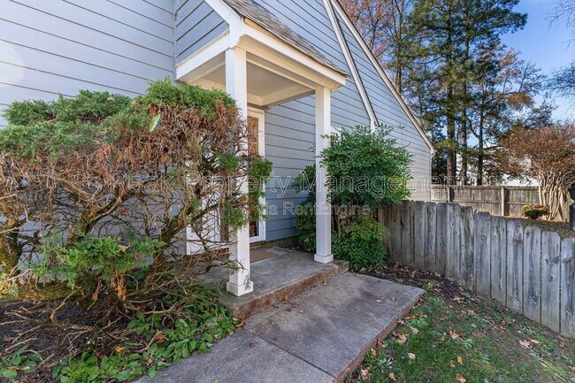 Foto del edificio - 4917 Hillery Ct