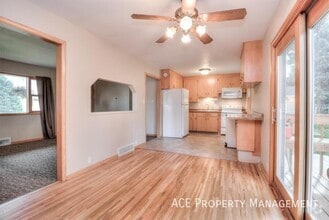Building Photo - 2717 Lawndale Dr