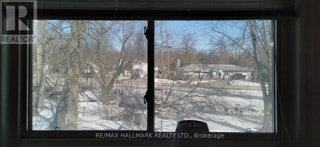 Photo du bâtiment - 19 Shoreline Pl