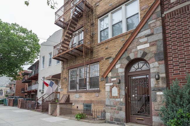 Building Photo - 66-02 60th Pl