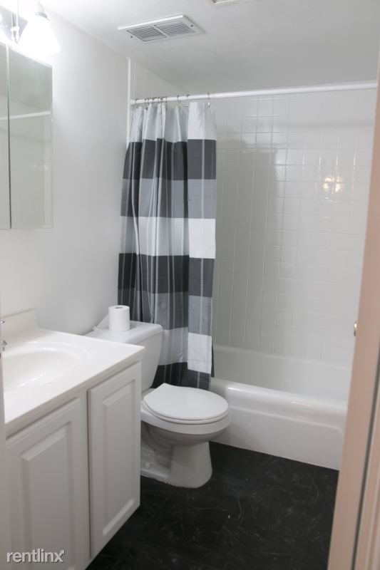 Building Photo - 2 br, 1 bath Condo - 4412 Forest Lane