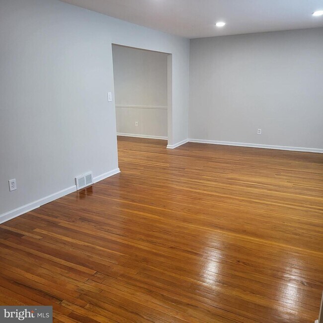 Building Photo - 2632 Boxwood Dr