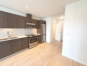 Building Photo - 97 W Georgia St