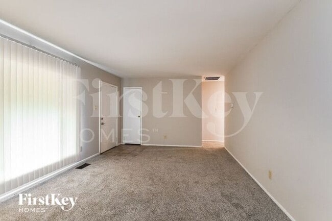 Building Photo - 6020 Wedgewood Way