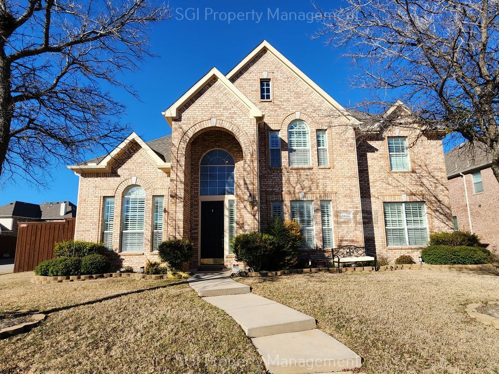 Fantastic South Frisco Opportunity with 4 House Rental in Frisco