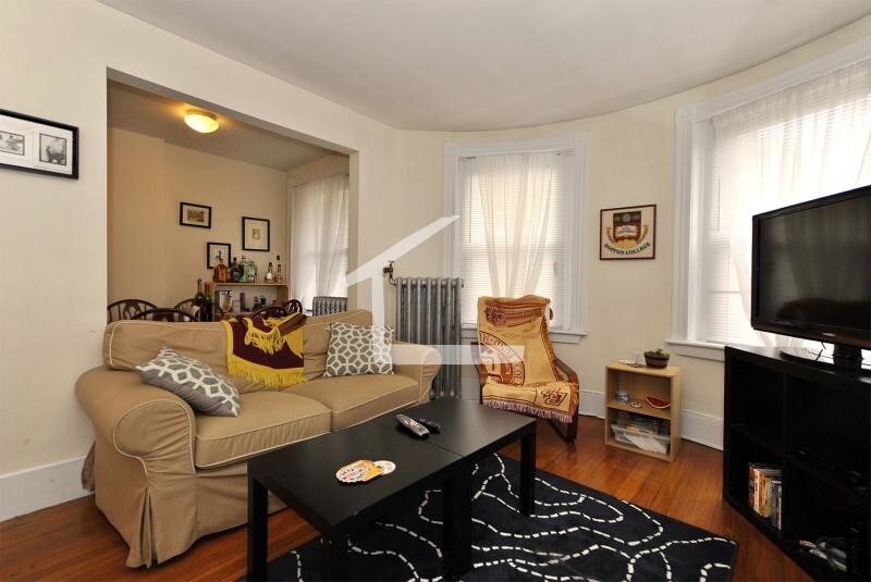 Primary Photo - 32 Linden St