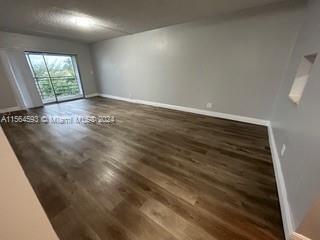 Foto del edificio - 5801 NW 17th Pl