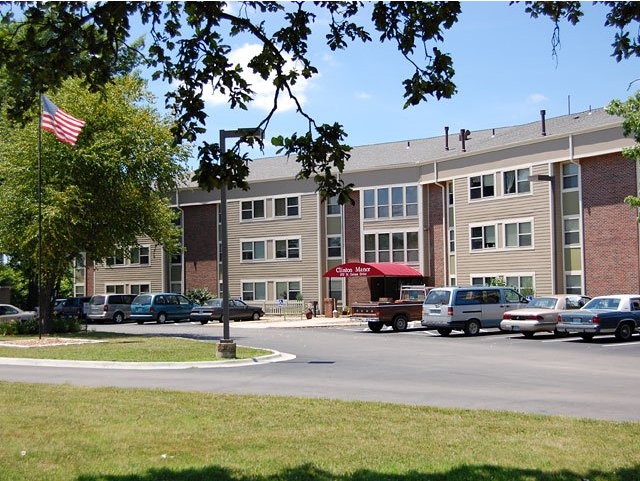 Building Photo - Clinton Manor