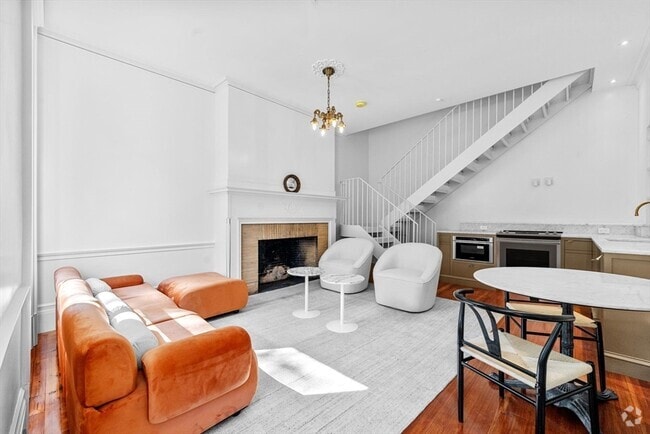 Building Photo - 320 Tappan St