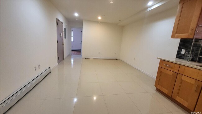 Foto del edificio - 43-36-43160 160th St