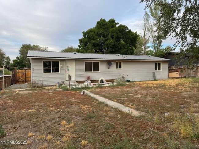 Building Photo - 1038 Cosgrave St