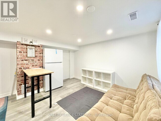 Building Photo - 52 Glenridge Rd