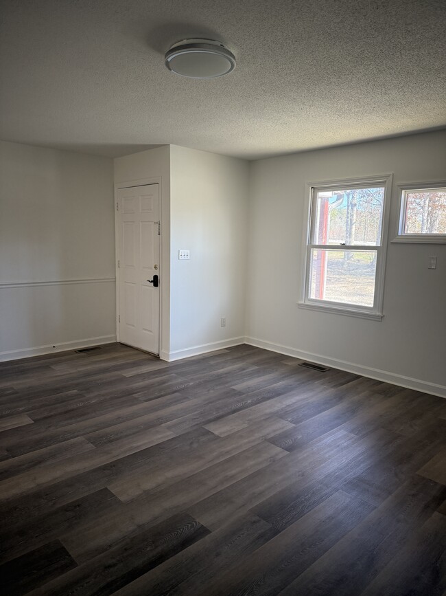 Building Photo - 3420 Becks Church Rd