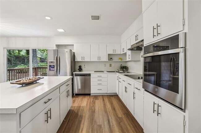 Foto del edificio - 3705 Donaldson Dr NE