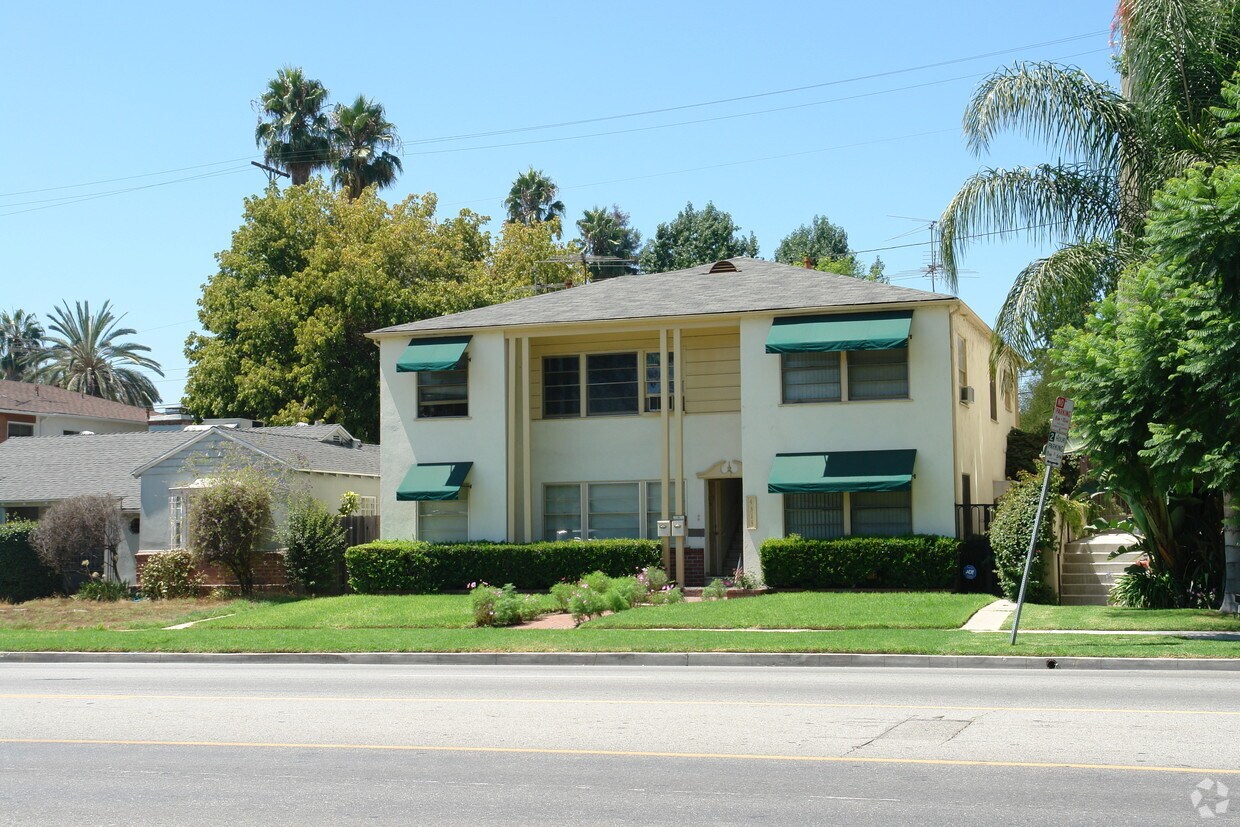 Building Photo - 4305-4313 Laurel Canyon Blvd