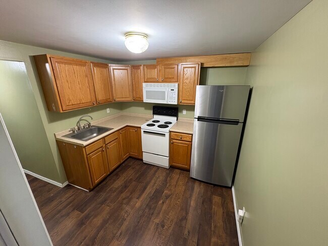 Foto del edificio - 169 Fifty Acre Rd S