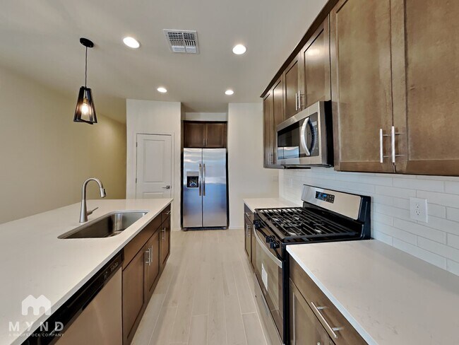 Building Photo - 11820 W Rancho Dr