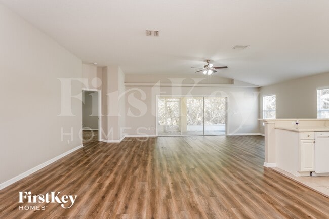 Foto del edificio - 932 Tavernier Cir NE