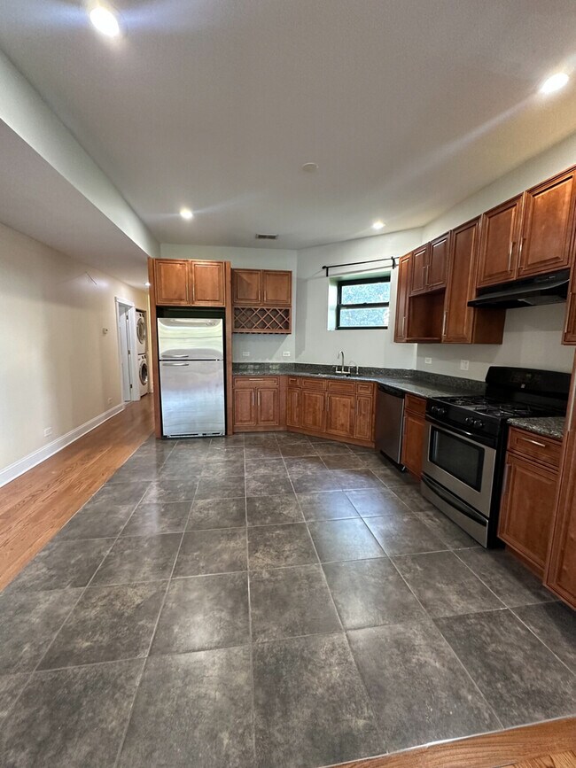 Foto del edificio - 4336 S Indiana Ave