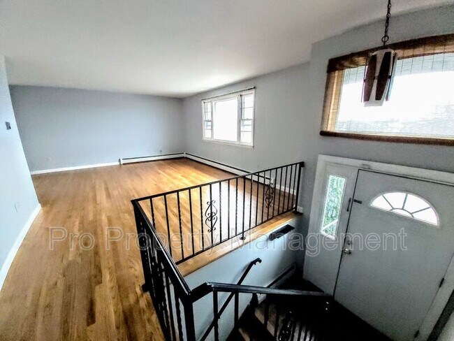 Foto del edificio - 396 N Walnut St