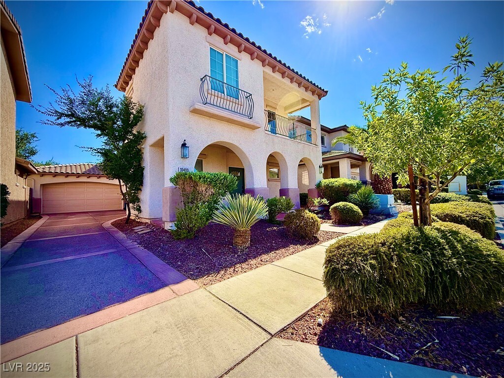Foto principal - 10499 Howling Coyote Ave