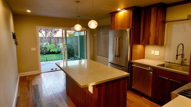 Foto del edificio - 769 Foster City Blvd