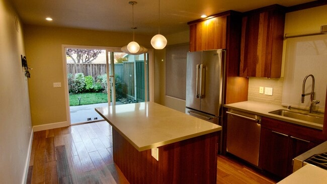 Photo - 769 Foster City Blvd Townhome