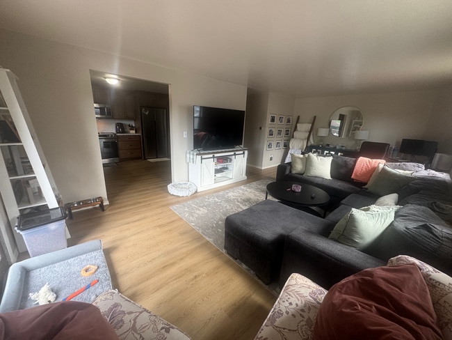 Living Room - 2905 Humboldt Rd