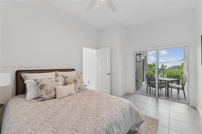 Foto del edificio - 355 NW 30th Ave