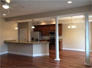 Building Photo - 1100- Black Diamond Dr