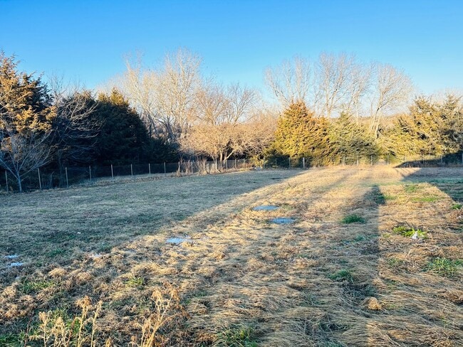 Building Photo - Large Lot, Beautiful Home in Milford