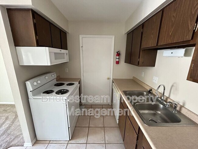 Foto del edificio - 3553 Golden Meadows Ct