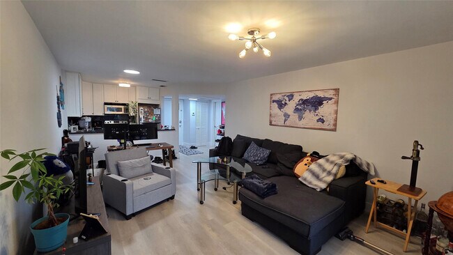 Foto del edificio - 101 E McNab Rd