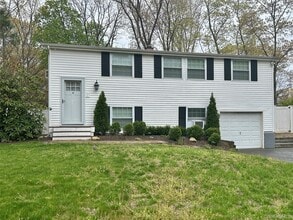 Building Photo - 30 Mayflower Ln