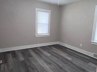 Foto del edificio - 13 S May St