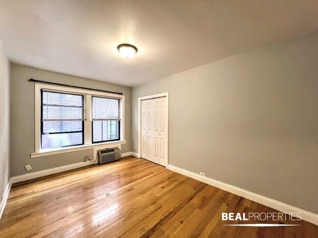 Building Photo - 0 bedroom in CHICAGO IL 60657