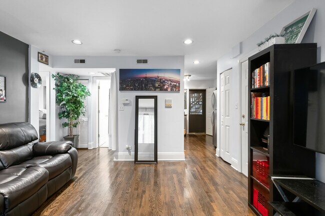 Foto del edificio - 7423 N Sheridan Rd